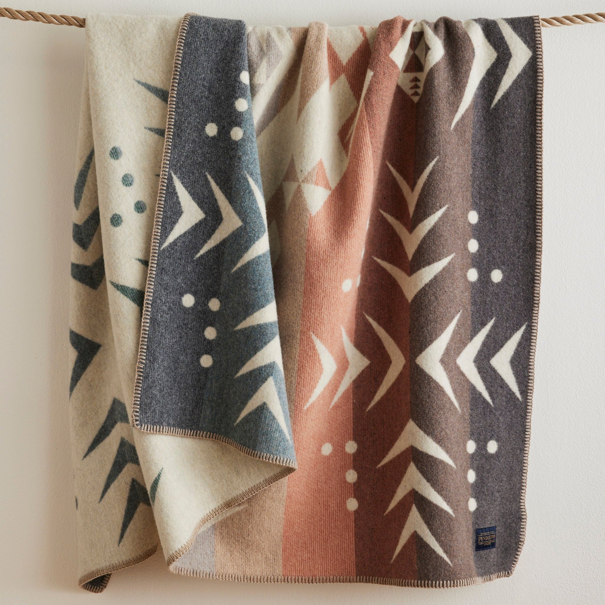 Jacquard Blanket - Agate Beach